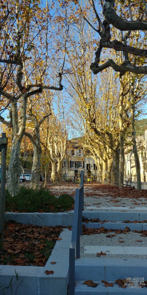 La Place Jean-Jaurès à Saint-Hippolyte-du-Fort